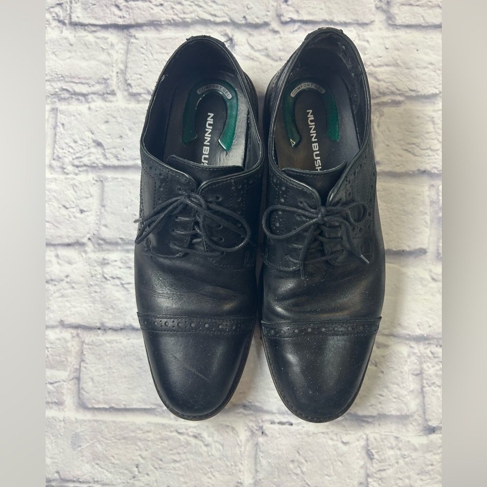 Nunn Bush Classic Black Brogue Oxfords. Size 10. - Picture 2 of 9